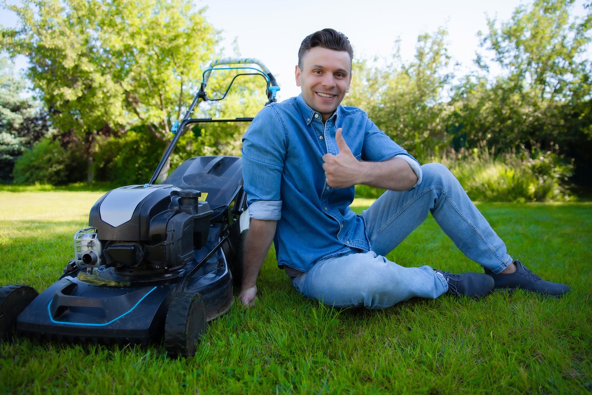 How to Choose a Cordless Battery Lawn Mower