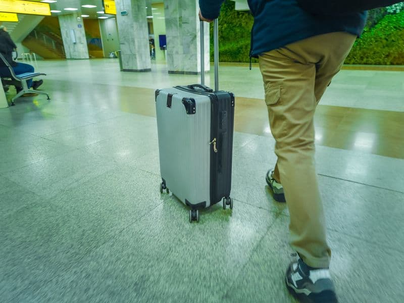 How to Choose a Hardside Spinner Luggage Set: A Buyer's Guide