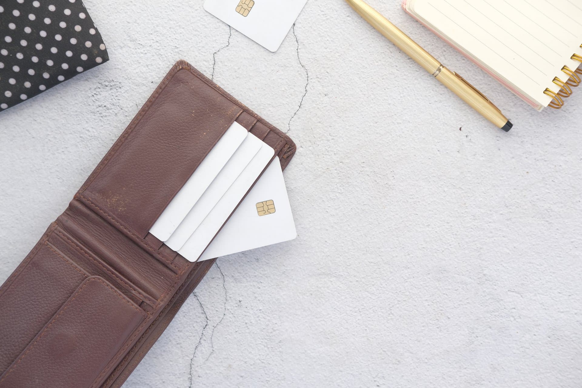 How to Choose a Minimalist RFID Wallet: A Practical Buyer's Guide